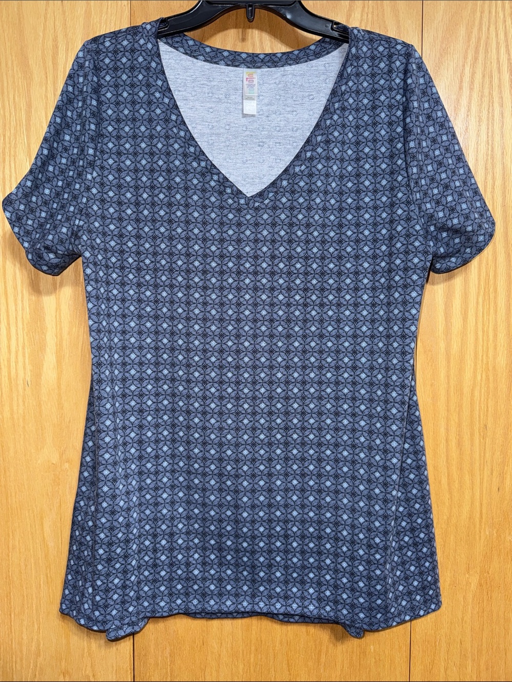 LuLaRoe Christy Women's Short Sleeve V-Neck Top in Blue-Gray Pattern